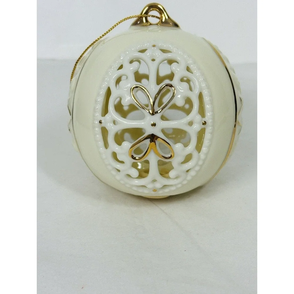 Elegant Round‎ Ivory & Gold Egg Ceramic Reticulated Christmas Ornaments By Ganz